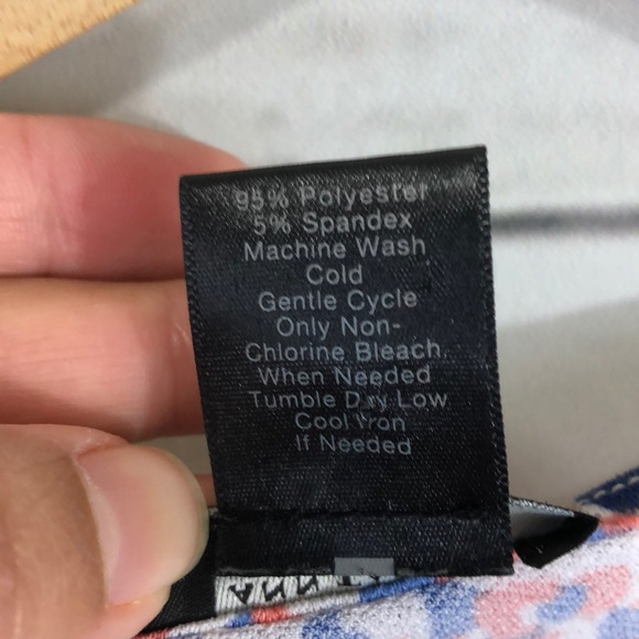 VGUC ANN TAYLOR Petite Sleeveless Printed Top - Picture 5 of 5